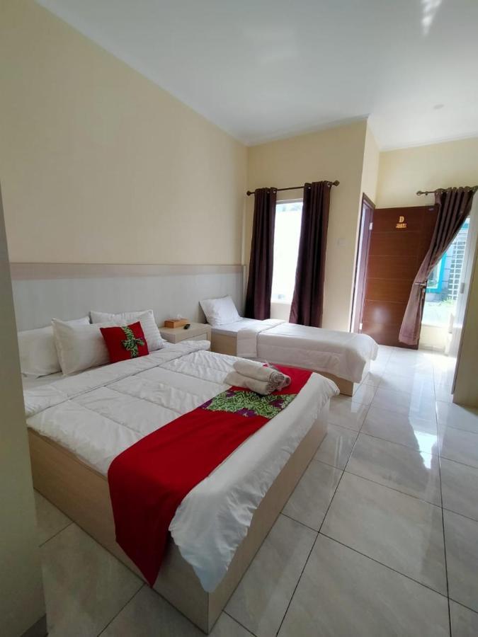 Maulana Hills Syariah Hotel Lembang Exteriör bild